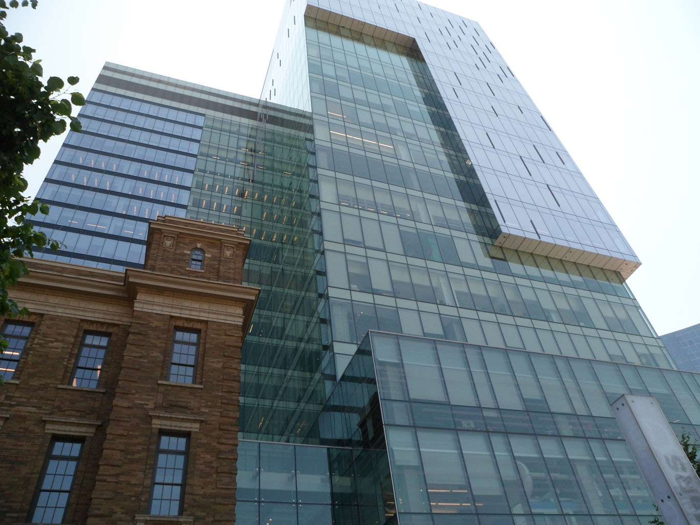 MaRS 101 College (building)